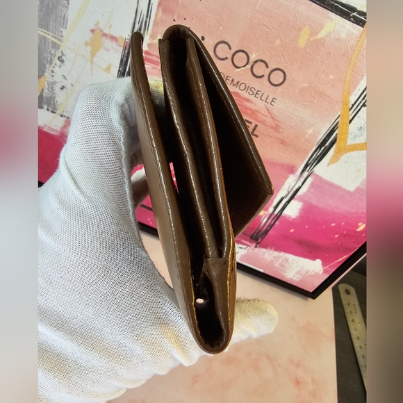 GUCCI EUC Long Wallet Leather Vintage Logo Embossed in Light Brown - Picture 8 of 15